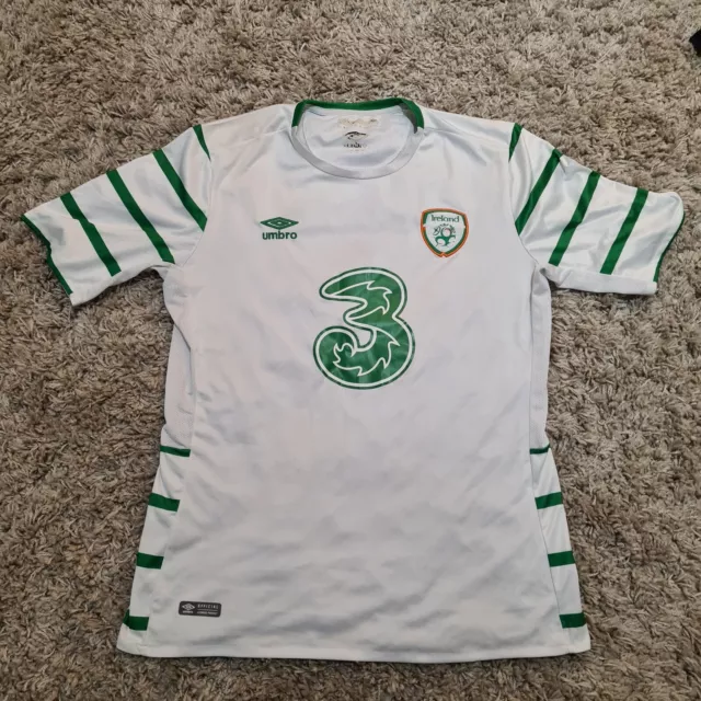 Republic Of Ireland Football Shirt Mens Medium Away White National Kit 2016 2017