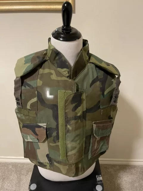 Us Military Us Gi Woodland Camoflauge Fragmantation Vest Vintage Collectible