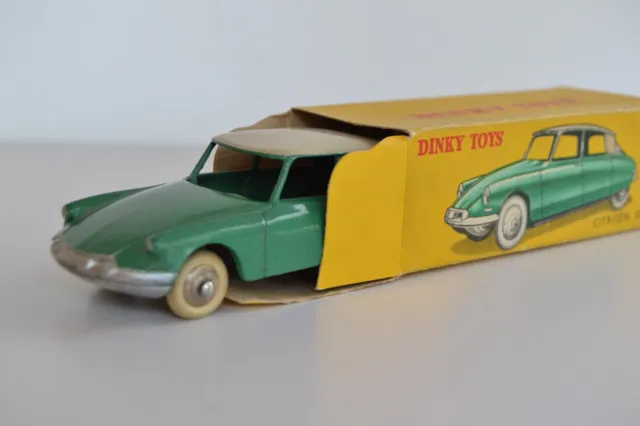 Dinky Toys d'origine  Citroen DS19 Verte  Ref:24C   + boite