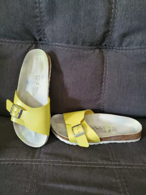 Yellow sales patent birkenstocks