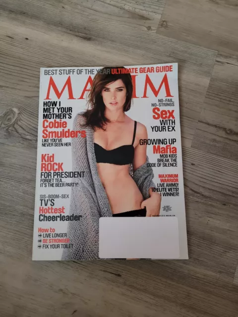 Maxim Magazine - December 2010 - Cobie Smulders (How I Met Your Mother) - Terry