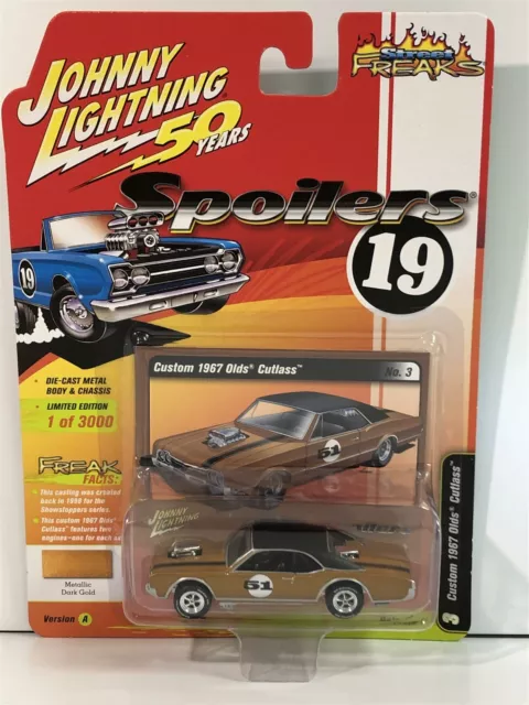 Custom 1967 Olds Cutlass metallic dunkelgold Maßstab 1:64 Johnny Lightning JLSF013A