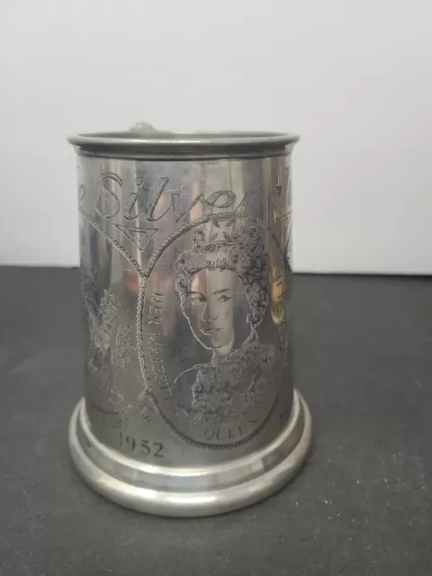 QUEEN ELIZABETH II 1977 Silver Jubilee Pewter Coat of Arms Portrait Tankard Mug