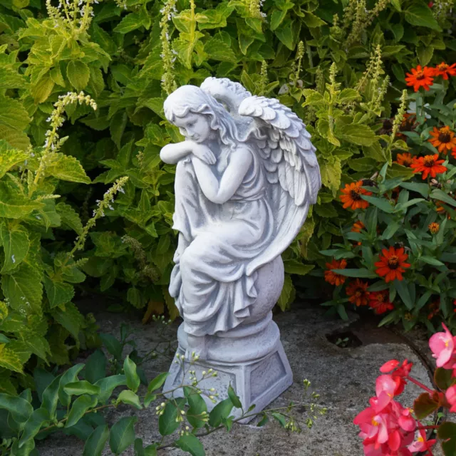 Solid Stone Figure Angel On Podium Blickrichtung the Left From cast Frost Proof