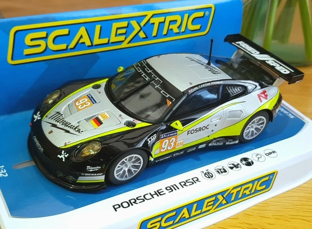SCALEXTRIC PORSCHE 911 RSR C4020 2017 Le Mans 24 Hour BNIB 60.00