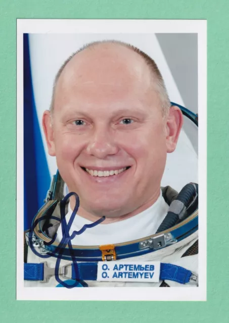 Oleg Artemyev   ..... Russischer Kosmonaut