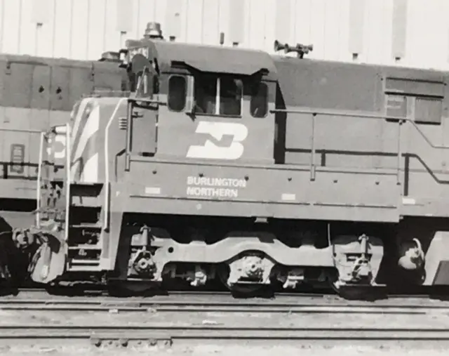 Burlington Northern Railroad BN #5743 U33C Locomotive Train Photo Minneapolis