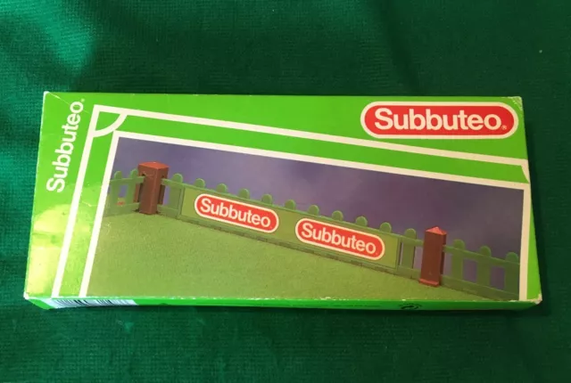 Subbuteo Accessories - Fencing (61108) Boxed