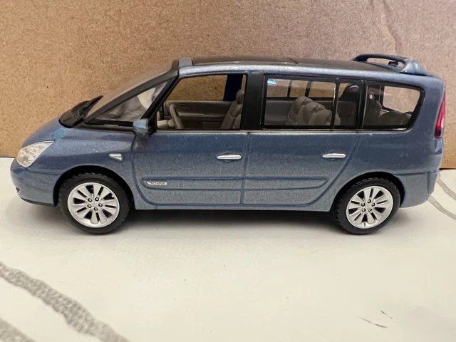 Renault Espace IV Initial Universal Hobbies 1/43