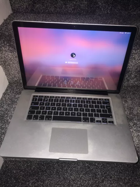 APPLE MACBOOK PRO 15" A1286 (2010) INTEL CORE i5 2.4 GHZ 4GB RAM 256GB SSD