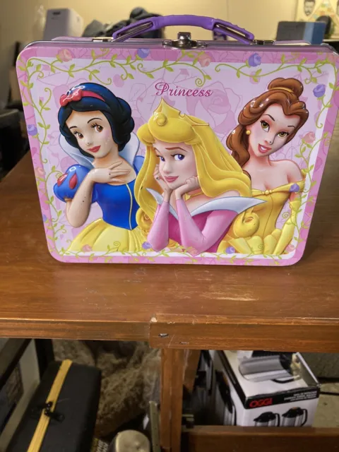 Disney Princess Metal Tin Embossed Lunchbox 20 x 15cm - Snow White Aurora Belle