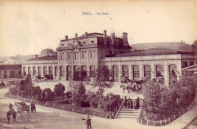 CPA 54 LORRAINE Meurthe et Moselle TOUL La GARE Voyageurs Animated Couplings