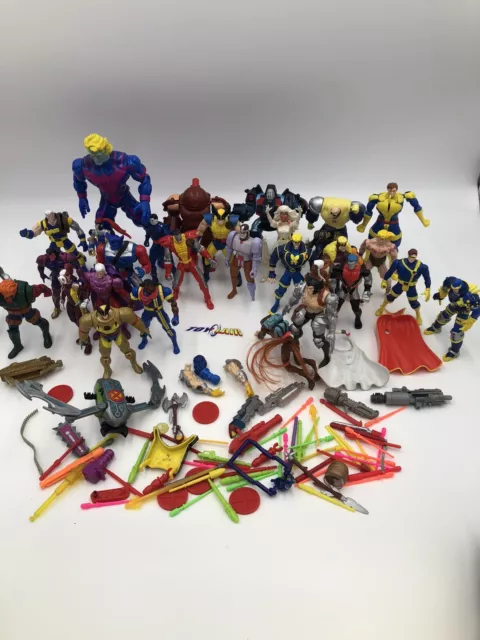 30 Vintage Action Figure Lot! X-MEN 1990's  MARVEL - TOY BIZ With 81 Accessories