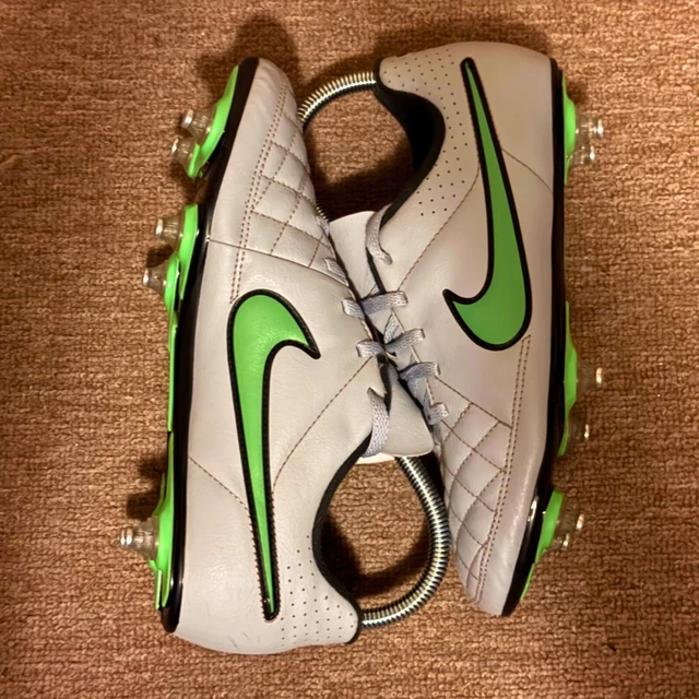 Nike tiempo size 5 deals