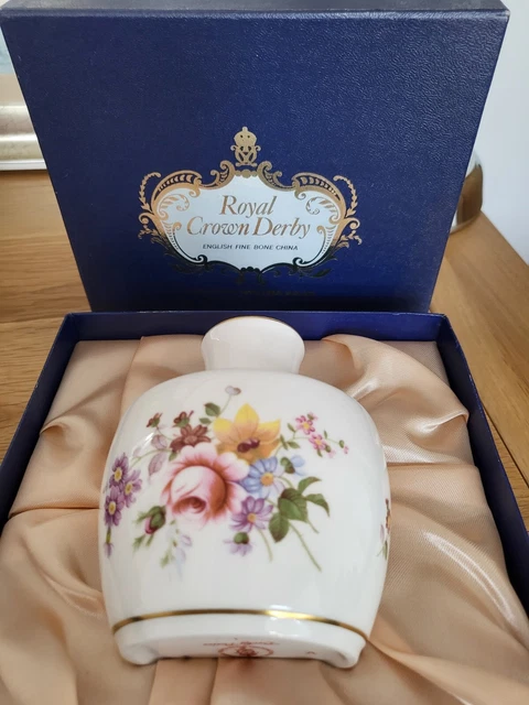 Royal Crown Derby 'Derby Posies' Blasen-/Knospenvase mit Box - 1. Qualität