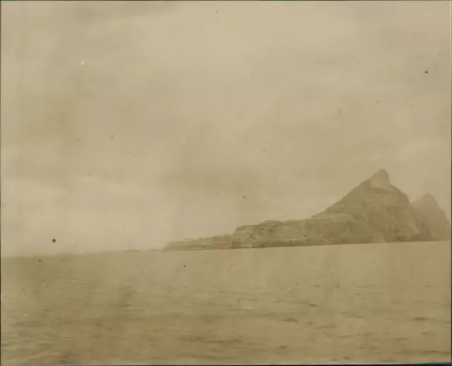 Gibraltar et la Baie d&#039;Algésiras, 1917 Vintage silver print.  Tirage arge