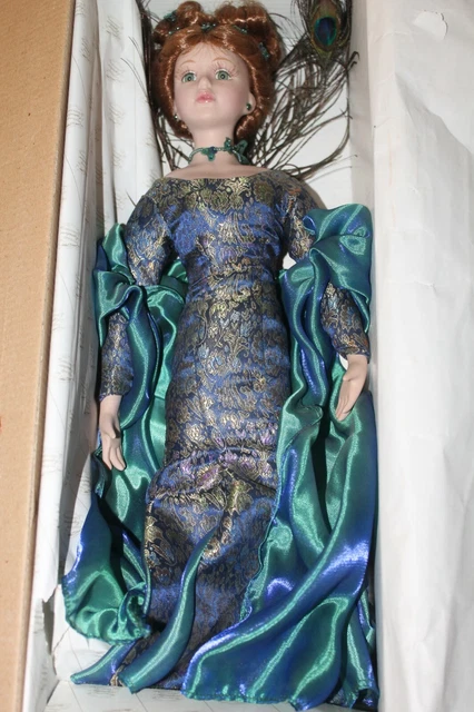 Heritage Signature Collection - Porshe Peacock - Porcelain