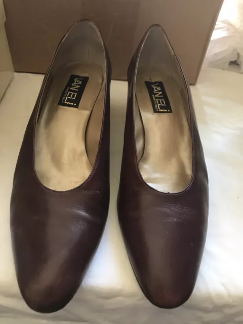 Womens Leather Closed Toe Pumps Wine Maroon Vaneli Size 9 N Career Made in Italy