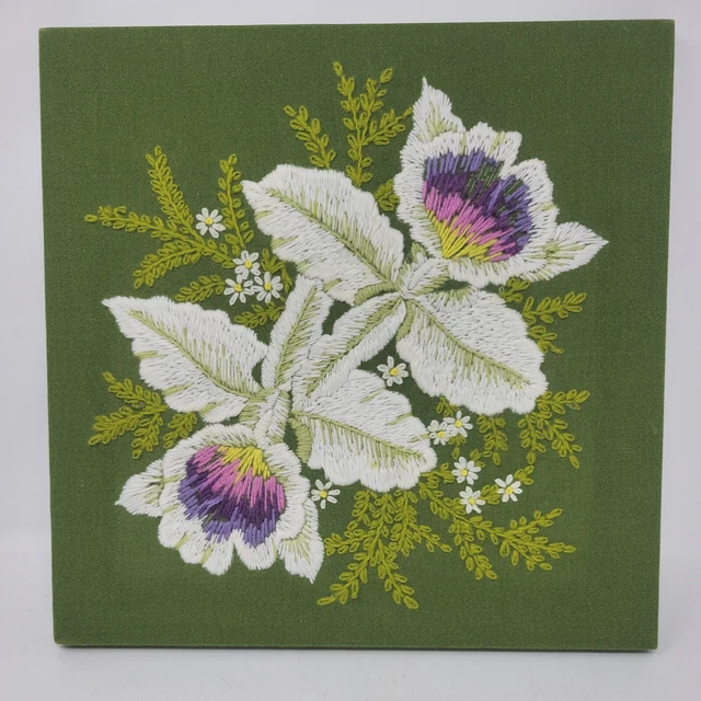 Cuadro Bordado Floral Crewel Años 60 Años 70 Hecho a Mano 14"" x 14"" MCM