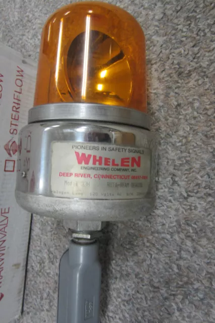 Utilisé Whelen 33H Roto Beam Balise