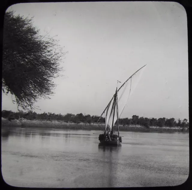 Glass Magic Lantern Slide INDIA NO6 BOAT C1910 PHOTO