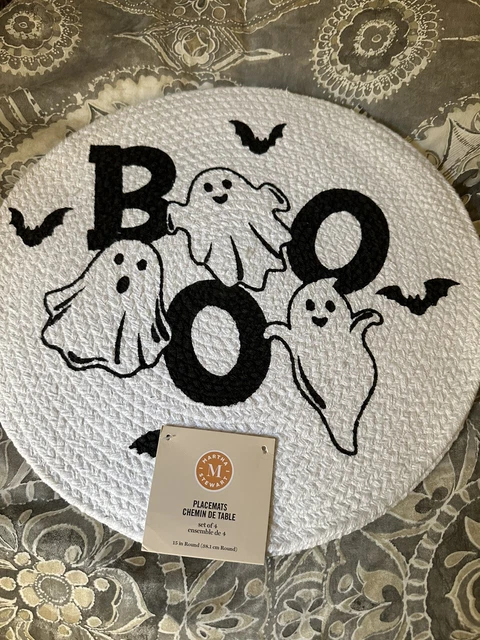 Plateles redondos Martha Stewart 15" (4) BOO FANTASMAS BLANCOS NEGROS TEJIDOS NUEVOS CON ETIQUETAS