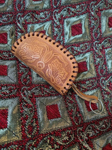 Vintage Americana Indian River Michigan Embossed Leather Zipper Coin Purse