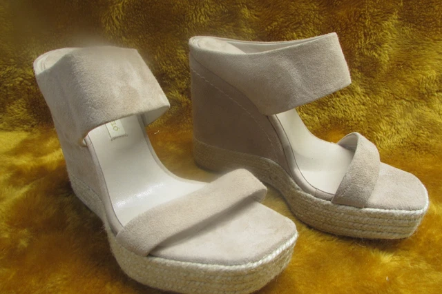 Paloma Barcelo  Women's  Beige Leather Platform Wedges  39 US Size 8.5