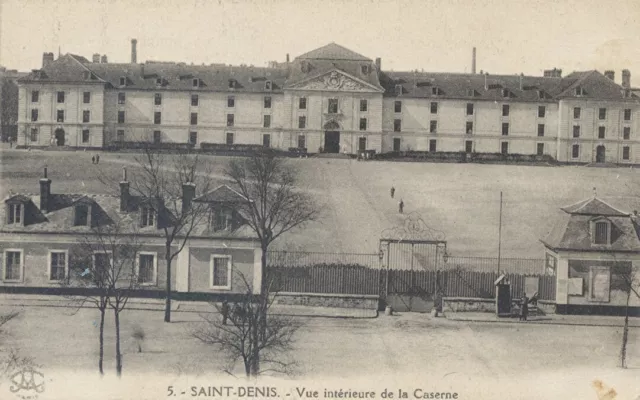 93 - CPA Saint-Denis (Seine-Saint-Denis) Vue intérieure de la Caserne / 1929/TBE