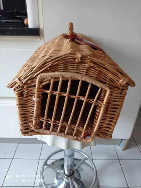 cage de transport pour chat et chien - Morin France : caisses et niches  pour voiture, avion ou train