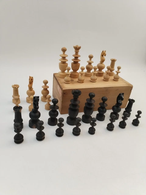 7 PIÈCES JEU d' échec style régence en bois 7,5cm, 7,0cm, 6,5cm EUR 31,00 - FR