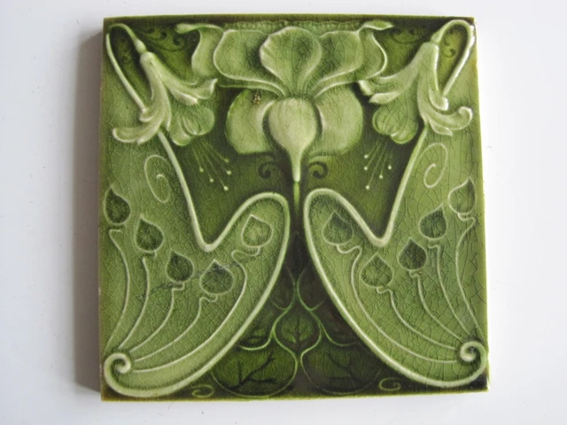 ANTIQUE GREEN MAJOLICA GLAZED ART NOUVEAU TILE - H. RICHARDS RD No. 383711 C1901