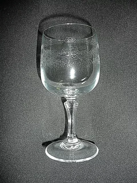 VERRE a vin blanc 12 cl modèle MATIGNON gravé ,cristal d'arques ; choix quantité