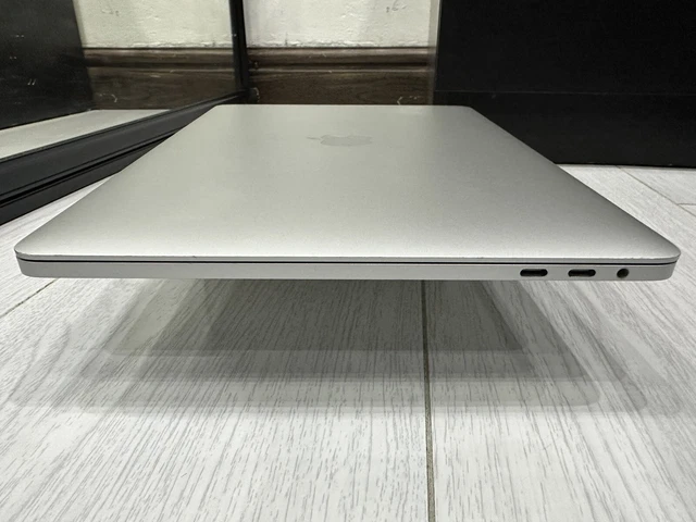 Apple MacBook Pro Retina 13,3" 2017 - 256 GB SSD 16 GB RAM 3,1 GHz Core i5 - argento 6