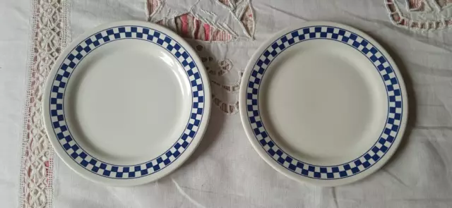 2 assiettes à dessert vintage marque Oxford made in Brazil    diamètre 18,5 cm