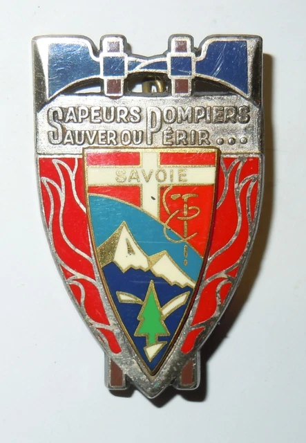 SAPEURS POMPIERS - Insigne métallique de sapeurs pompiers CADET