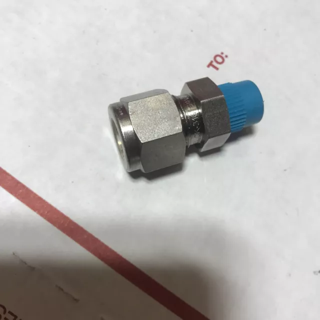 New  Swagelok  3/8" X 1/8" Stainless Steel Fitting SS-600-1-2