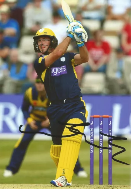 HAMPSHIRE CRICKET: WILL SMITH SIGNED 6x4 ACTION PHOTO+COA