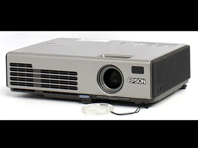 EPSON EMP-750 Corporate Portable Multimedia Projectors in Carry Bag All Genuine