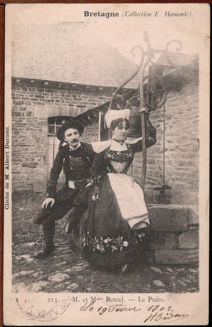 CPA - M. et Mrs. BOTREL - Le Puits - FOLKLORE