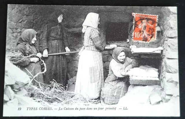 TYPES CORSES CORSE Corsica CUISSON du PAIN RARE CPA  carte postale ancienne 1914