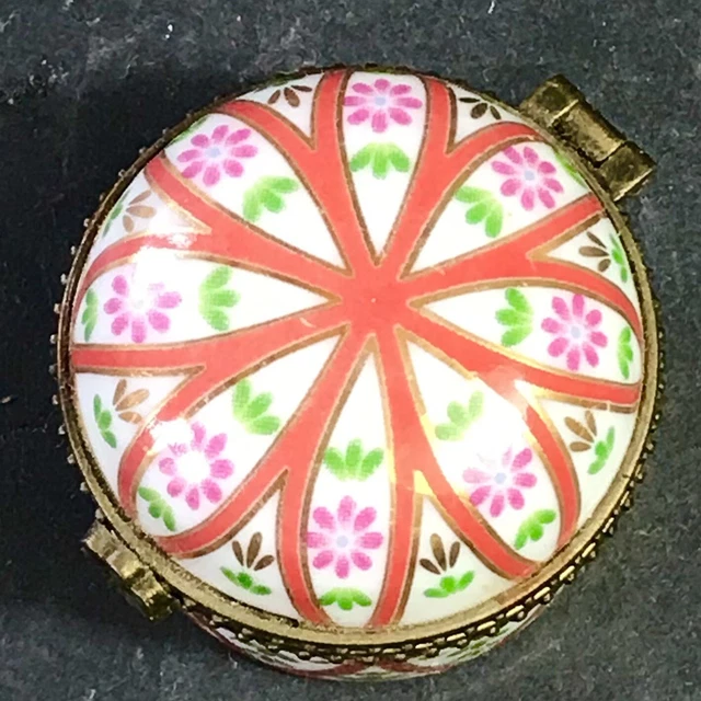 Boîte à pilules vintage en porcelaine de limoges france