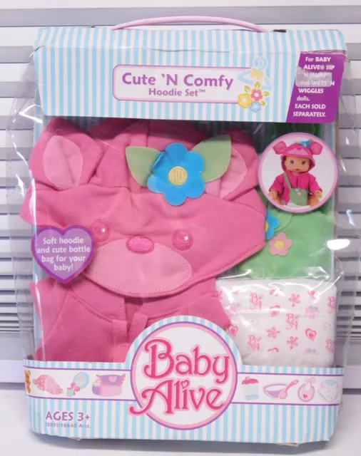 New Baby Alive Hasbro Cute N Comfy Outfit Hoodie * Bag & Diaper Retired Set 2007