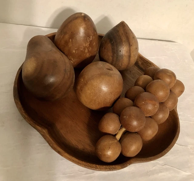 Wooden Bowl with 6 wooden fruit Hand Carved  Vintage 1 fruit has crack used