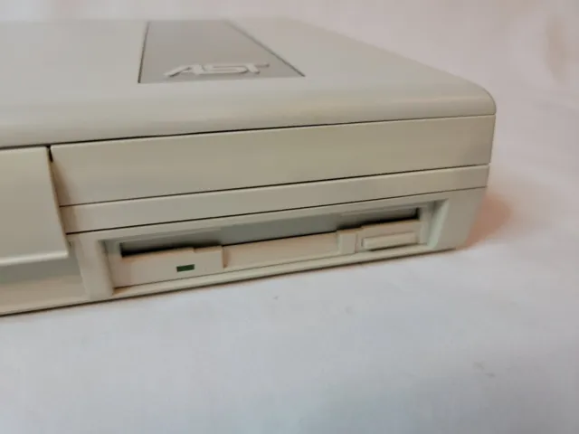 AST Premium Exec 386SX/25 Laptop Computer Collectible Vintage RETRO 3
