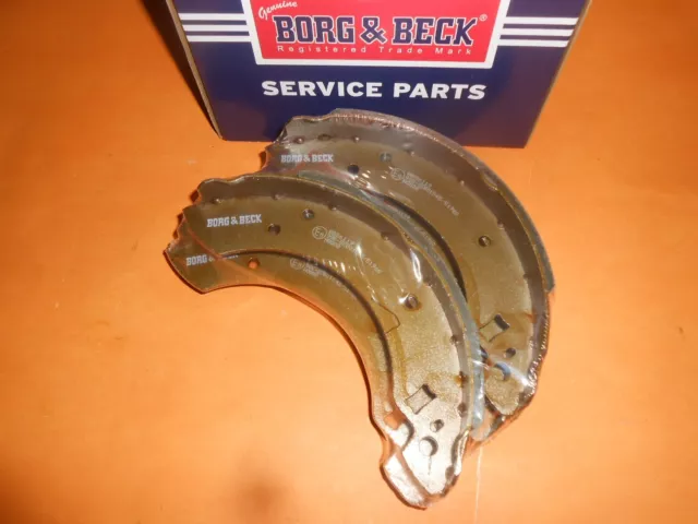 FORD CAPRI MK2, Mk3 1.6 (1976-87) 9" drums REAR BRAKE SHOES -GENUINE BORG & BECK