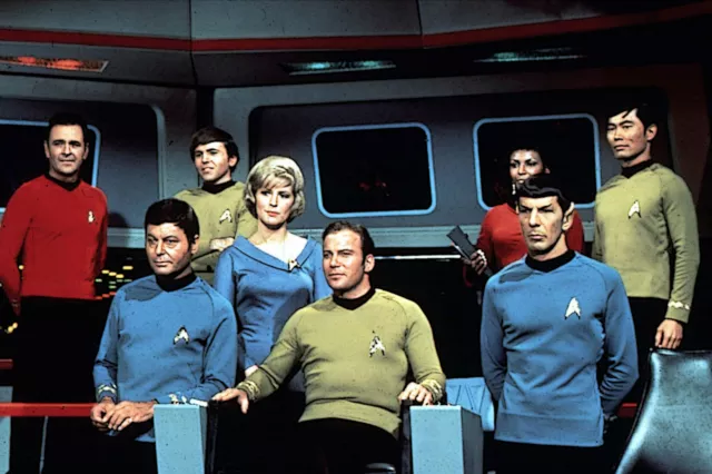 Star Trek Original Cast 8x10 Picture Celebrity Print