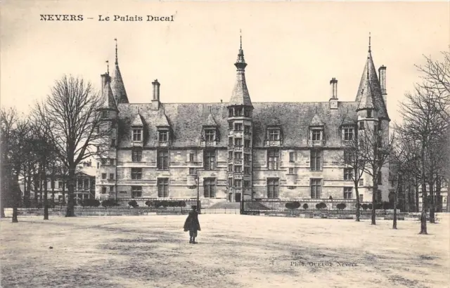 CPA 58 NEVERS Le Palais Ducal