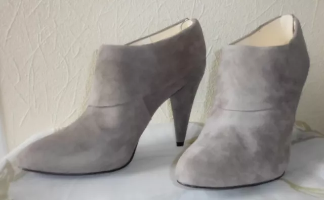@ Superbes bottines en daim CLASS INTERNATIONAL , T 40 , NEUVES ! @