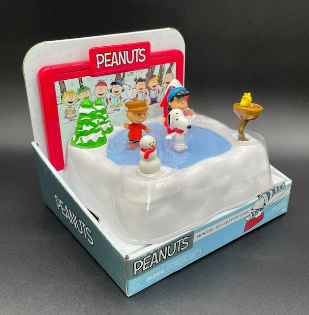 PEANUTS MUSICAL ICESKATING Rink Christmas Snoopy Charlie Lucy
